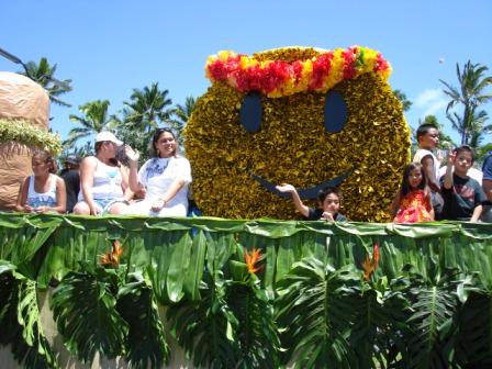 Merrie Monarch Parade flower happy face Hilo 2008